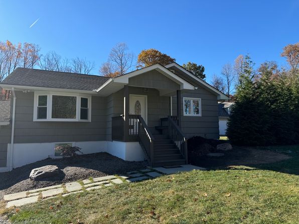 327 Split Rock Rd #1