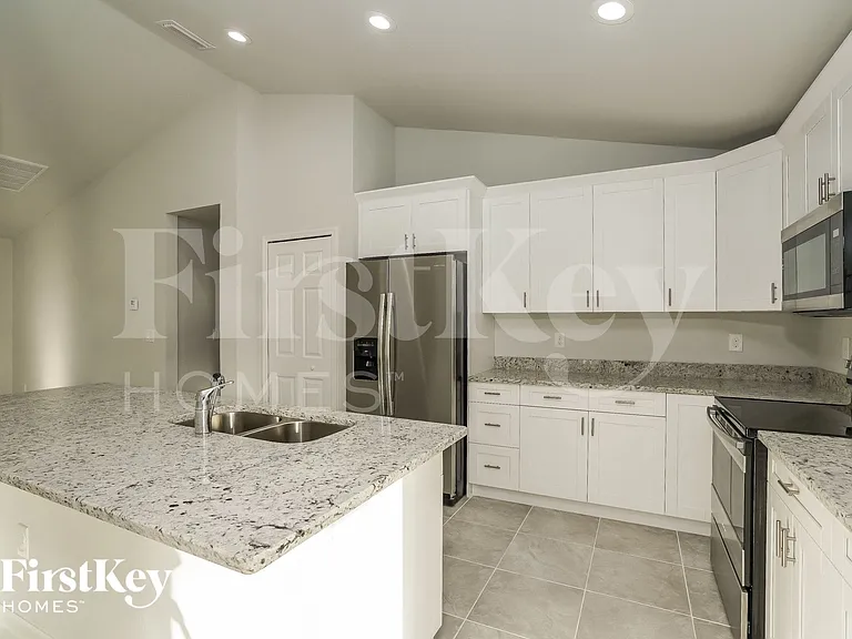 604 Henry Ave — Photo 5