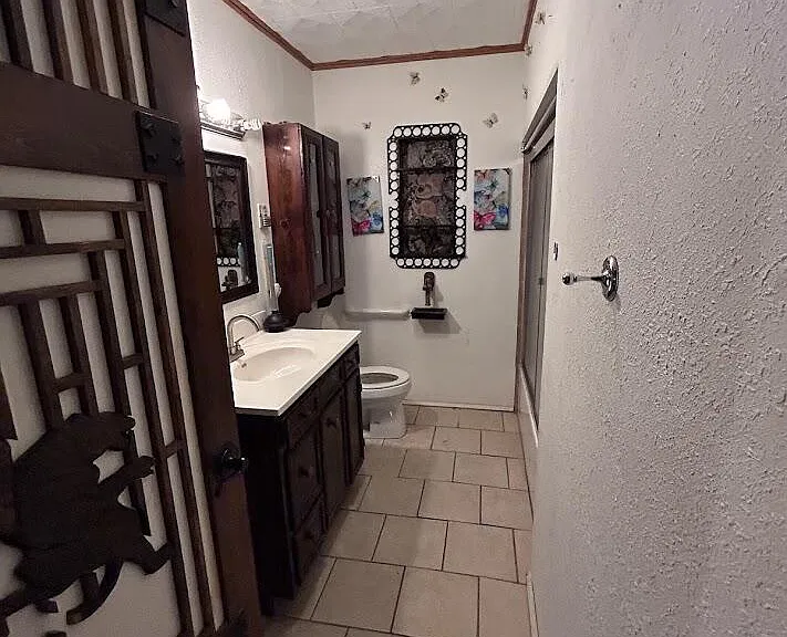 1181 N Dick Dowling St — Photo 6