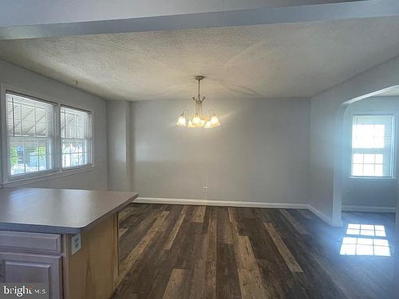 4th image of 329 Leeanne Rd