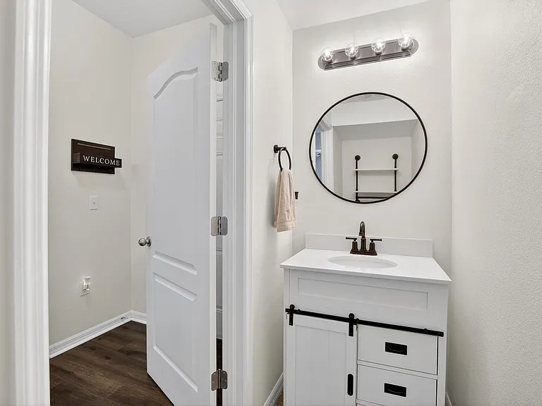 714 Ashentree Dr — Photo 18