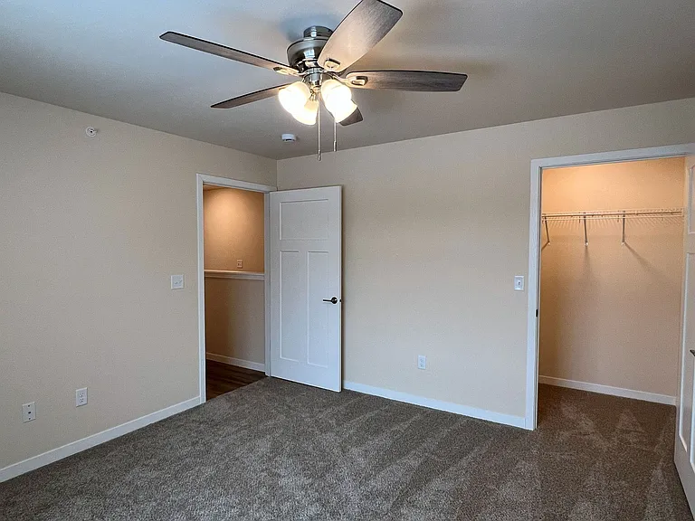 713 Caroline St — Photo 215