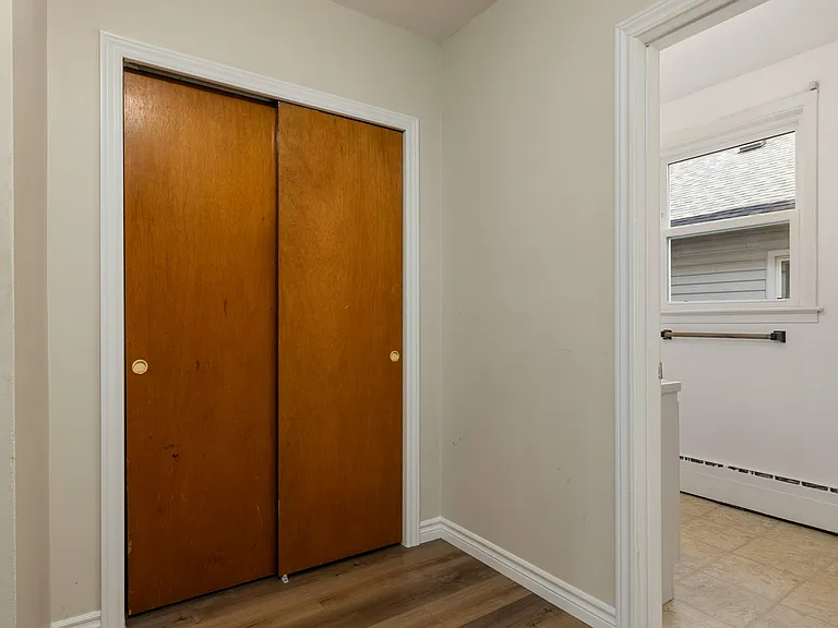 261 College St — Photo 18
