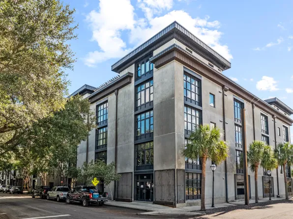 1 Cool Blow St APT 327, Charleston, SC 29403
