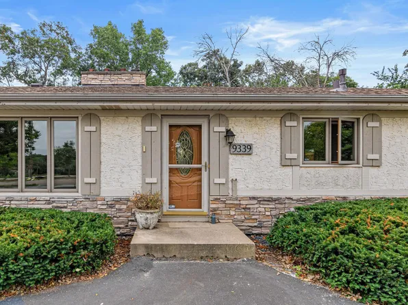 9339 Cedar Lake Rd, Saint Louis Park, MN 55426