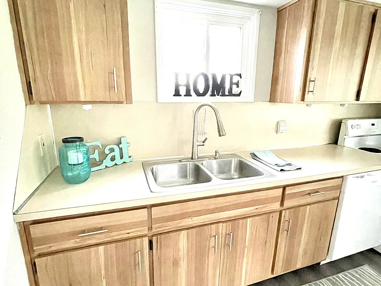 1740 Hanover St — Photo 23