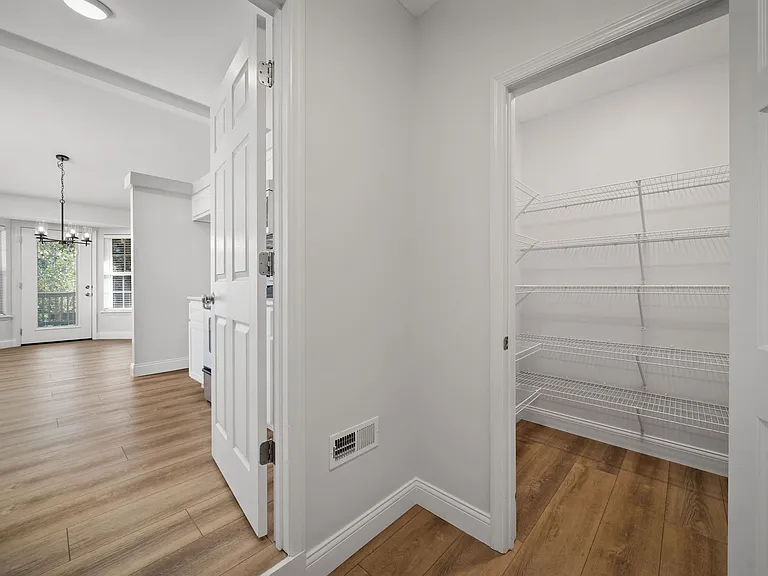 175 Shadow Pointe Dr — Photo 11