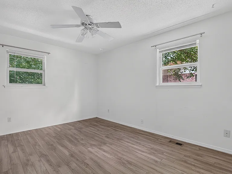1024 Washington St — Photo 7