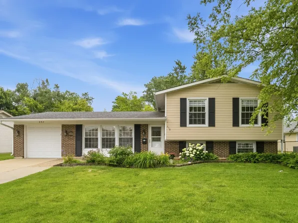 890 Yorkshire Dr, Hanover Park, IL 60133