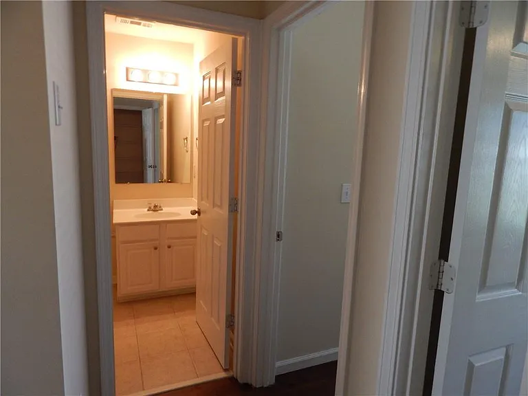 2199 Landing Walk Dr — Photo 42