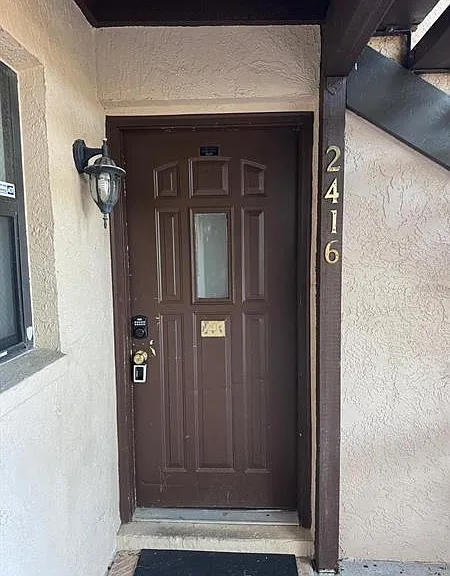 2416 SE Garden Ter #203 — Photo 2