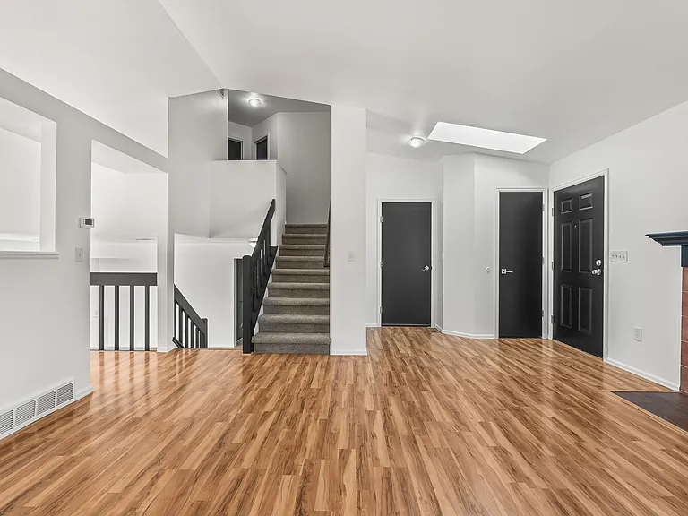 828 Essex Dr #HOUSE — Photo 4