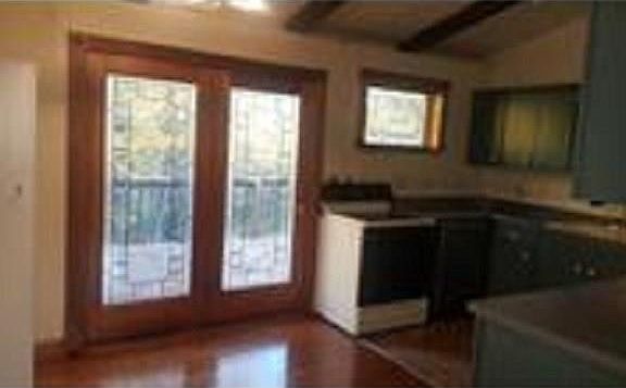 5th image of 2691 Longwood Dr