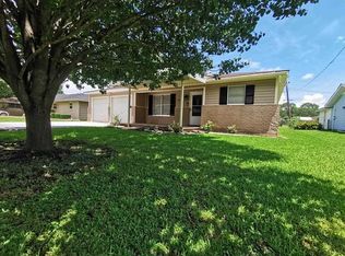 2743 Hampton Ln, Port Neches, TX 77651