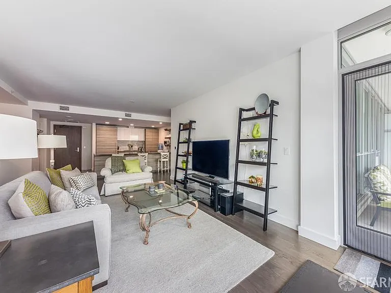 708 Long Bridge St #404 — Photo 7