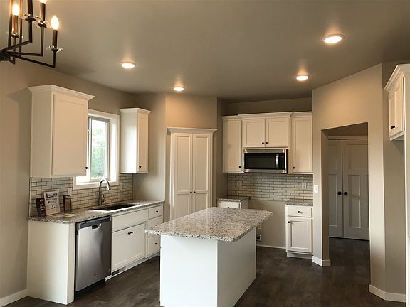 2nd image of 4513 Cottonwood Ln