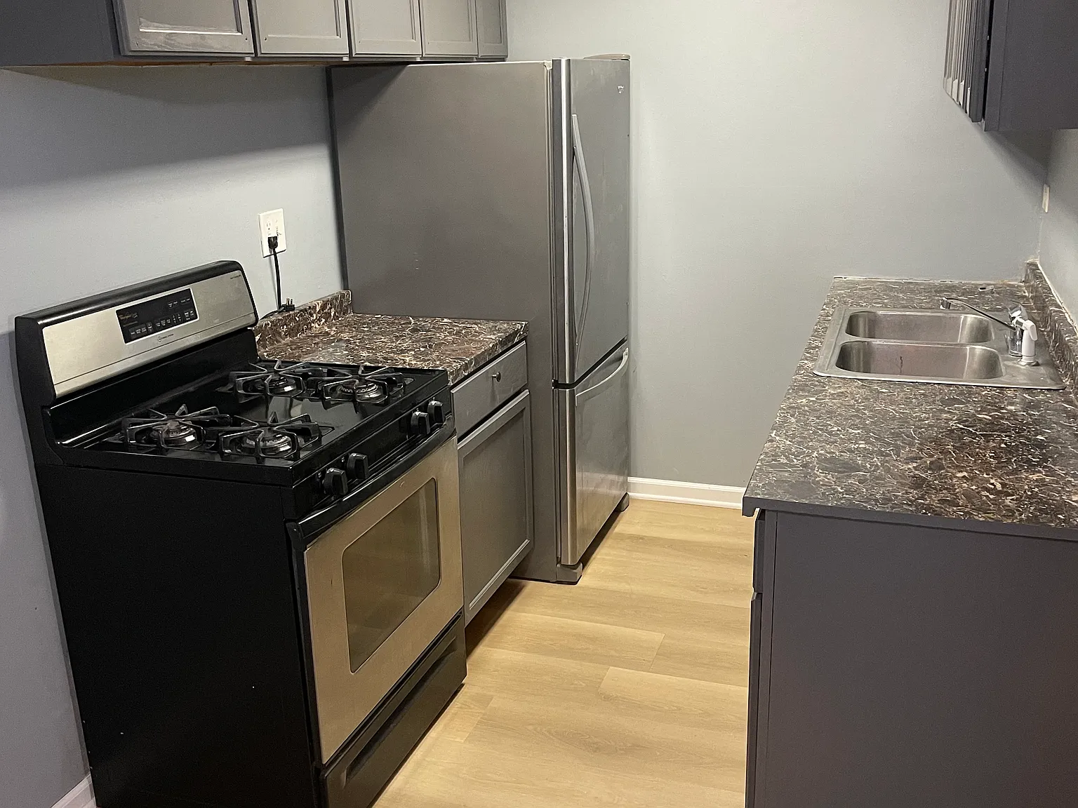 2 bed, 1000 sqft, $1,750 — Photo 1