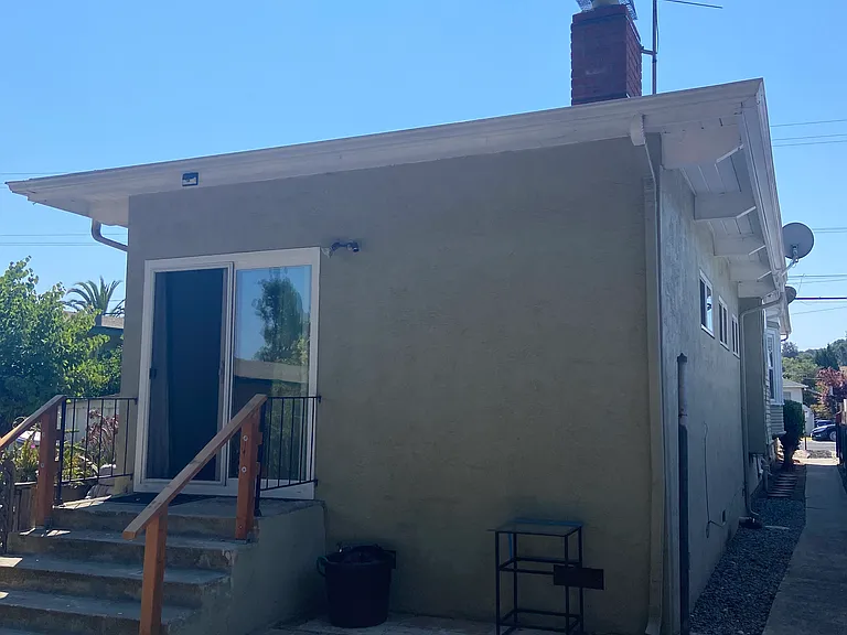 1326 C St — Photo 1