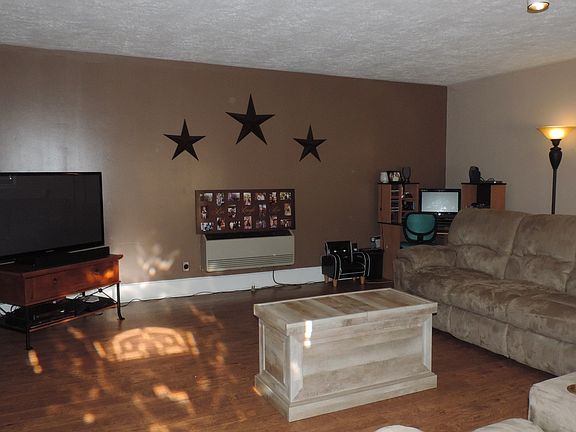 4th image of 122 Birchwood