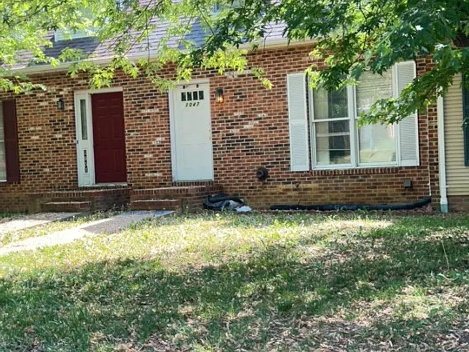 1047 Blue Ridge Dr