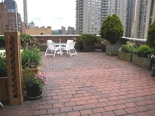 Sold by Douglas Elliman | media 17