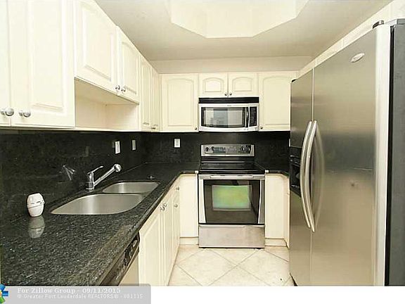 3rd image of 704 SW 106th Ave #2006