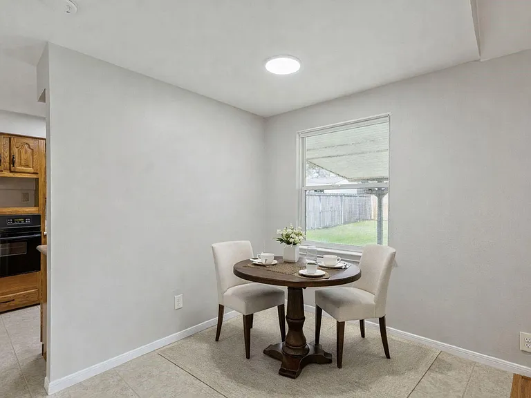 5758 Greencraig Dr — Photo 8
