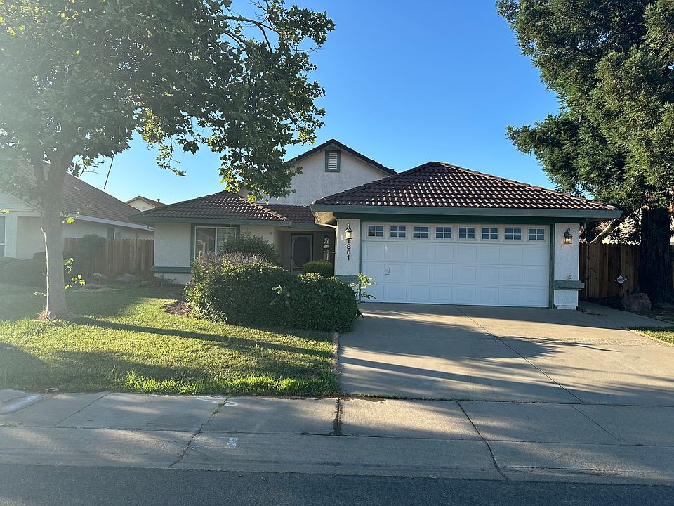 1st image of 1861 Parkwood Dr