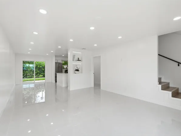 6505 Dockside Circle, Greenacres, FL 33463
