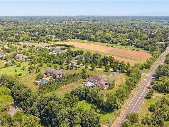5th image of 947 Holmdel Road