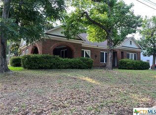 100 W 12th St, Cameron, TX 76520