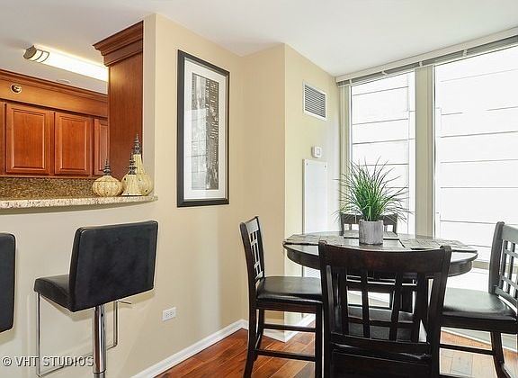 5th image of 345 N La Salle Dr APT 606