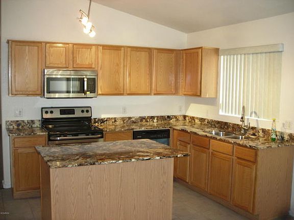 4th image of 2025 E Winston Dr