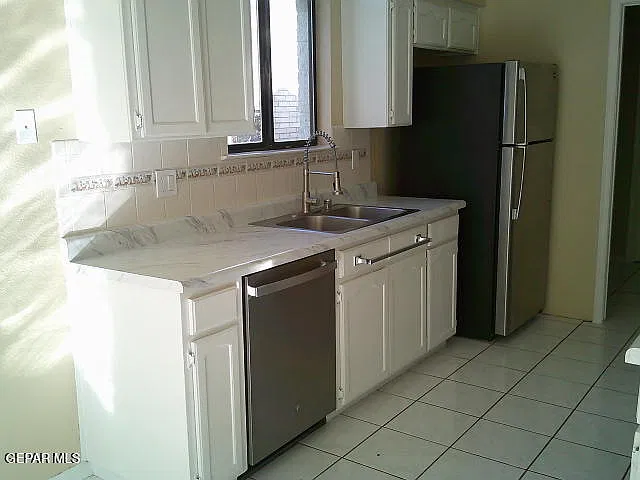 3 bed, 2.0 bath, 1243 sqft, $1,800 — Photo 4