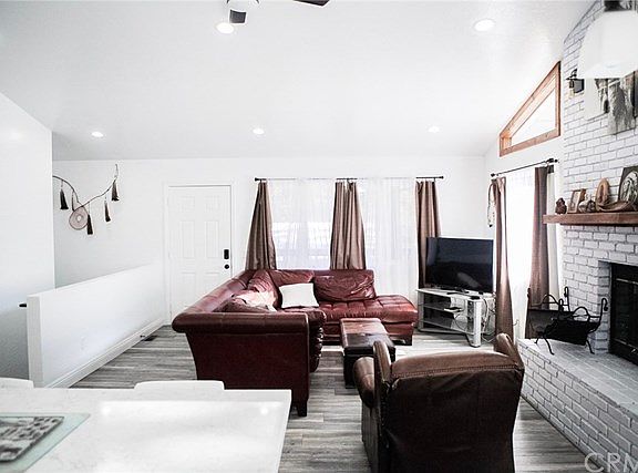 4th image of 42691 Alta Vista Ave