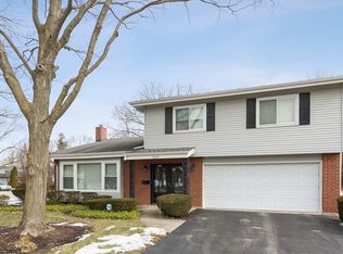 109 Evergreen Ct, Deerfield, IL 60015