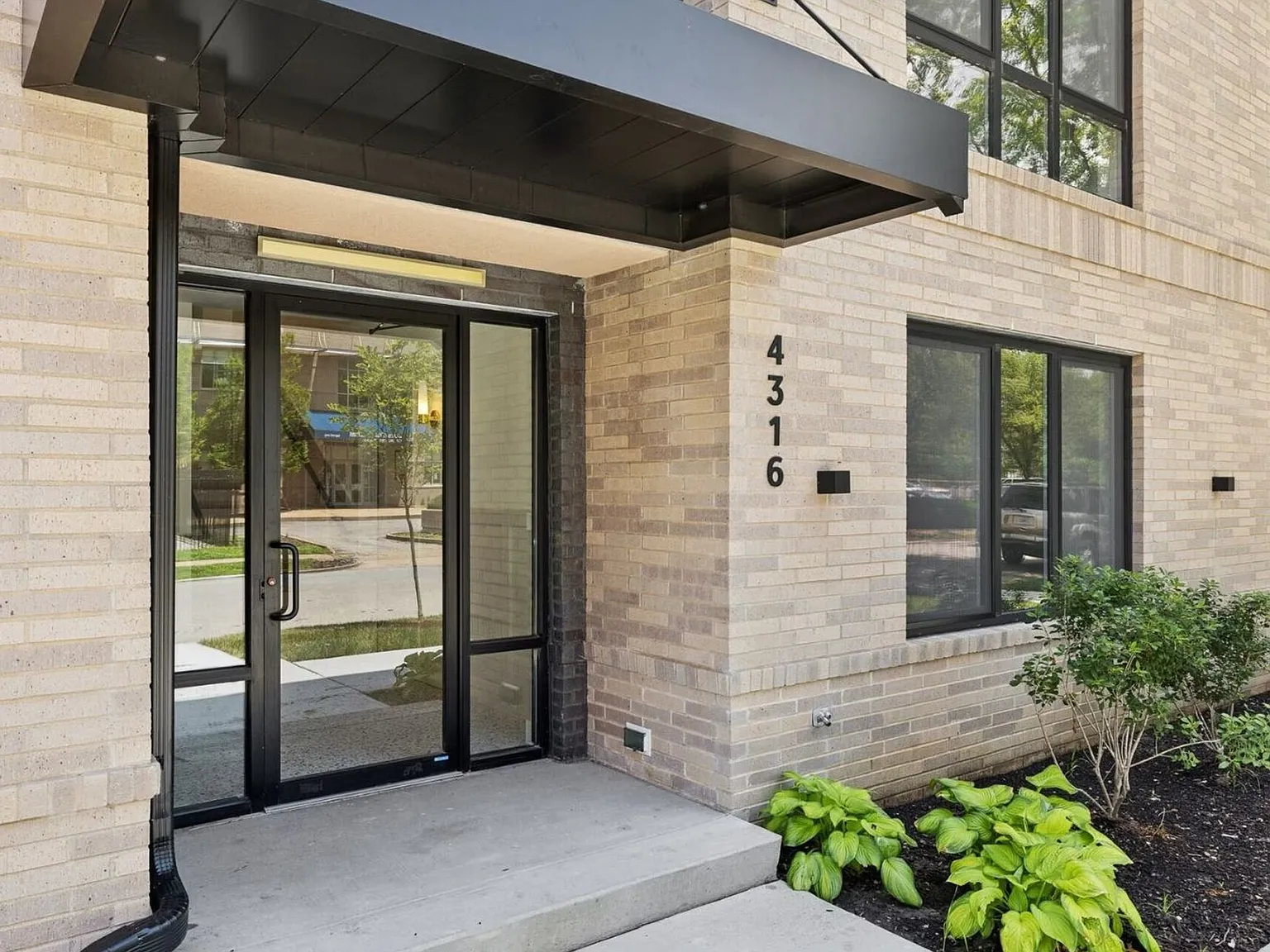 Tower Vista Townhomes — Photo 3