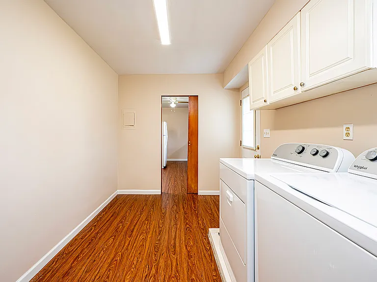 151 Edwin Dr — Photo 17