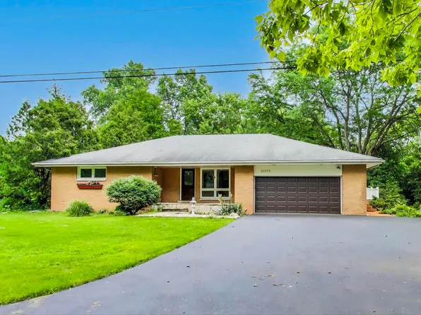 30975 N Blackhawk Trl, Grayslake, IL 60030