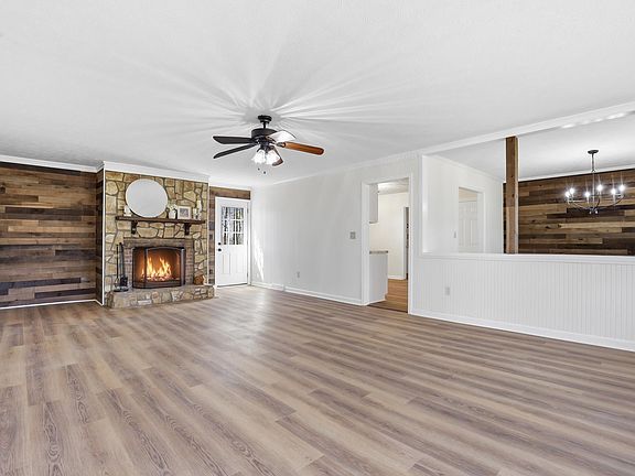 2nd image of 1006 Colleton Ct