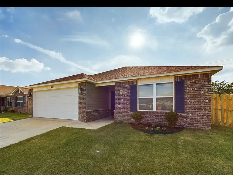 901 Belhaven Rd — Photo 2