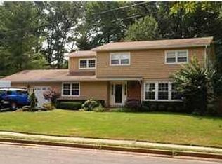 17 Benet Dr, Morganville, NJ 07751