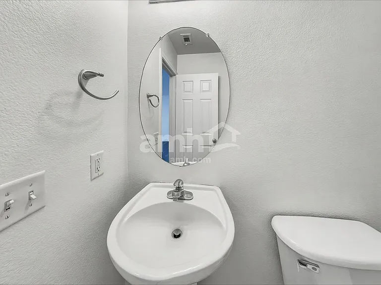 2034 Spiers Ave — Photo 9