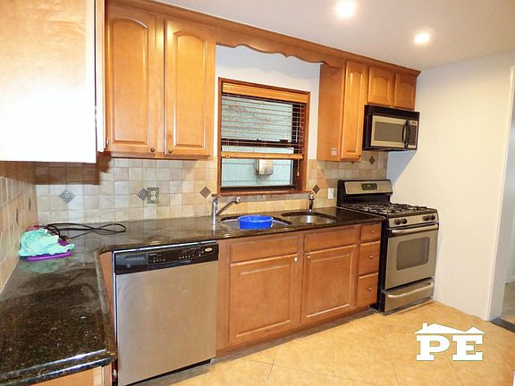 3rd image of 3618 Avenue P