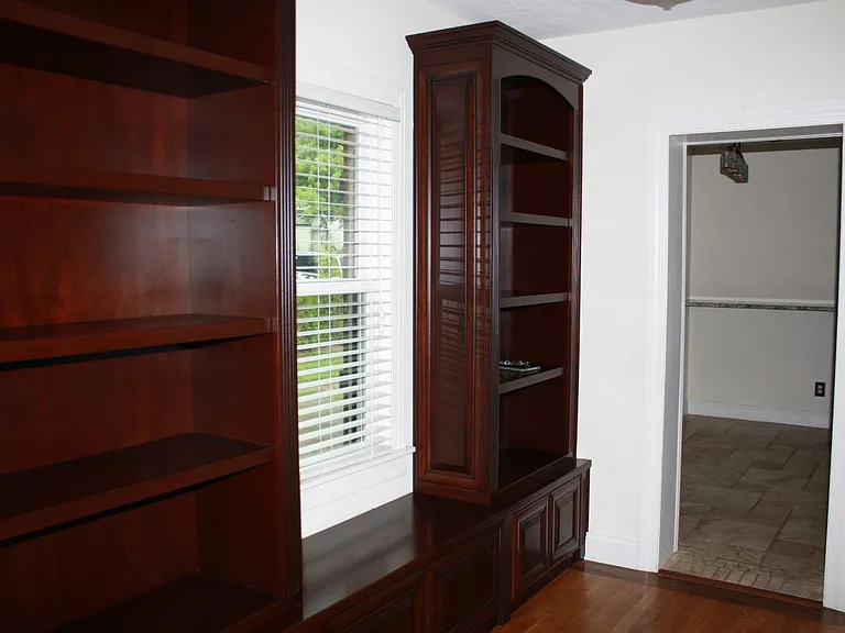 1515 E Maxwell Ln — Photo 10