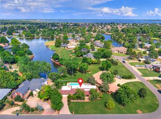 10208 Westlake Dr, Oklahoma City, OK 73162