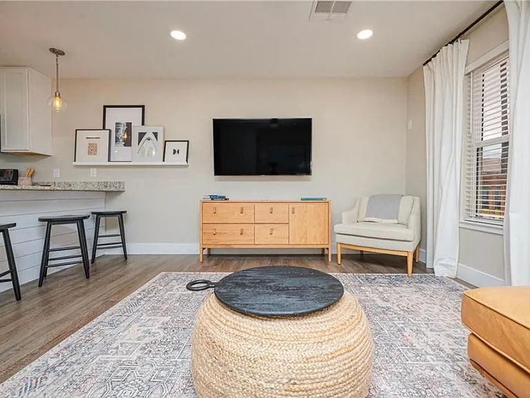 7 Lauderdale Dr — Photo 12