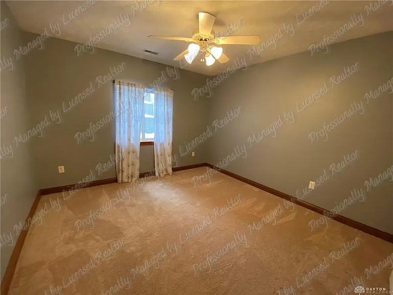 6353 Charlotte Ct — Photo 38