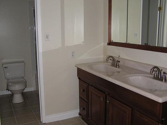 Dual Sinks in Bathroom