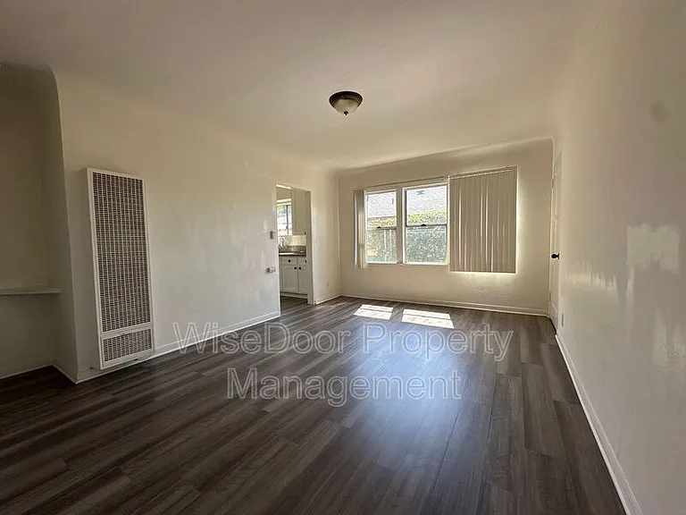 3852 1/2 City Terrace Dr — Photo 4